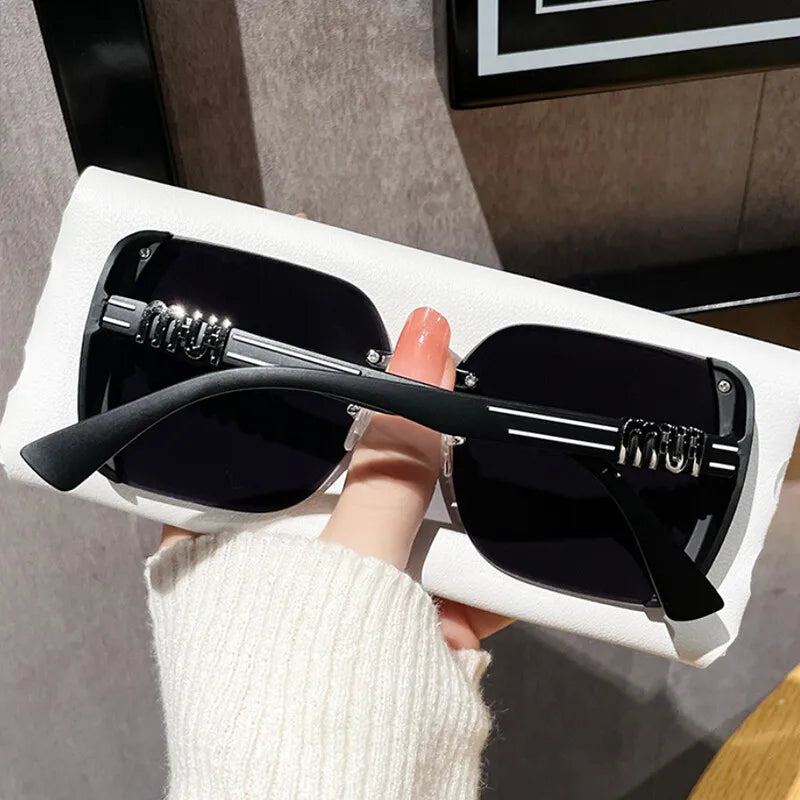 2024 New Fashion Cool Sunglasses Women Luxury Brand Letters Anti Strong Light Vintage Rimless Sun Glasses Ladies Gafas UV400