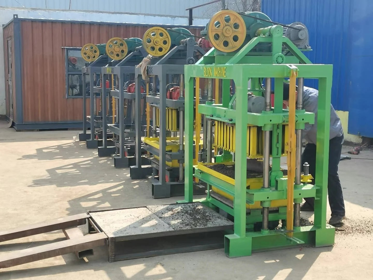 YG Block Making Machine Semi Automatic Hollow Hallow Concrete Cement Brick Make Machinery