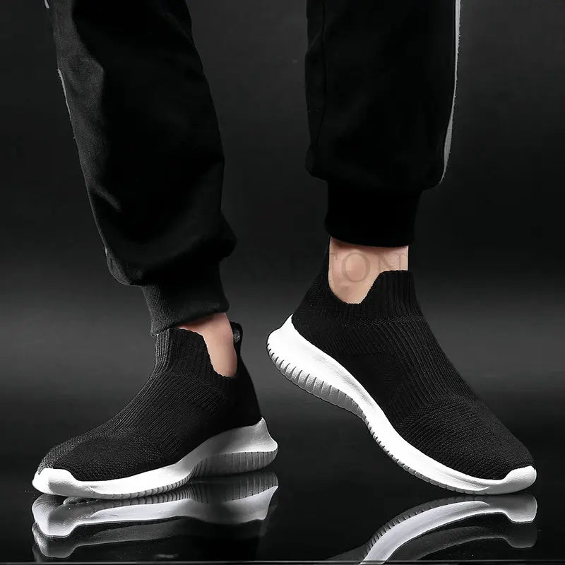 Summer Fashion Men Sneakers Breathable Men Fashion Shoes Slip On Sneakers For Men Cheap Men Loafers Shoes Without Laces