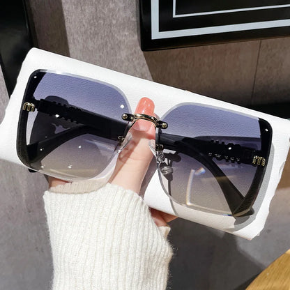 2024 New Fashion Cool Sunglasses Women Luxury Brand Letters Anti Strong Light Vintage Rimless Sun Glasses Ladies Gafas UV400