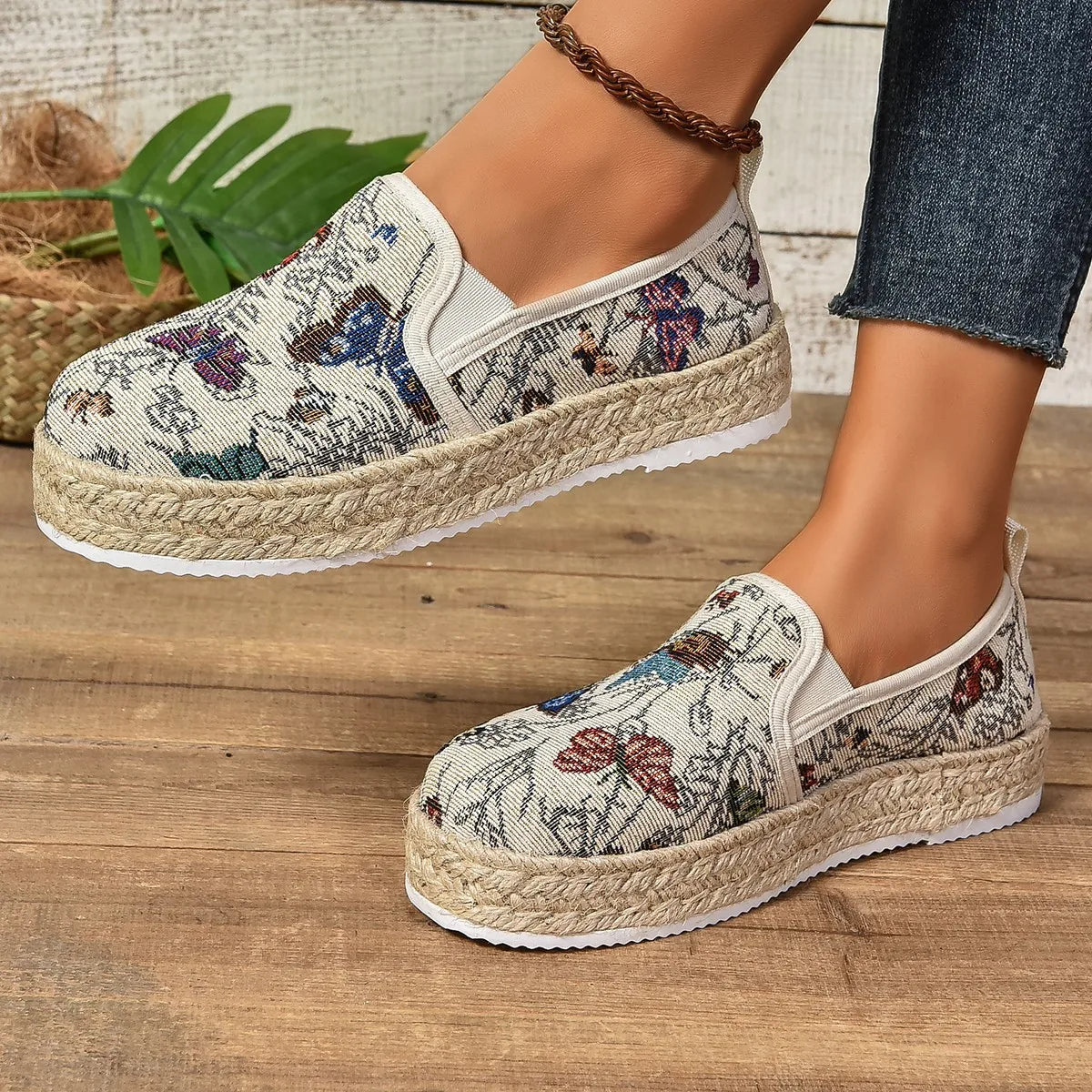 Women Flats Shoes 2025 Summer New Fashion Platform Loafers Flowers Casual Comfortable Sneakers Women Barefoot Shipping Shoes